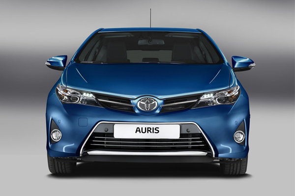 Toyota Auris 2013: Prve fotografije i informacije