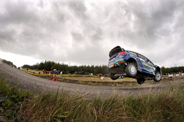 WRC - U Walesu najbolje startovao Ford