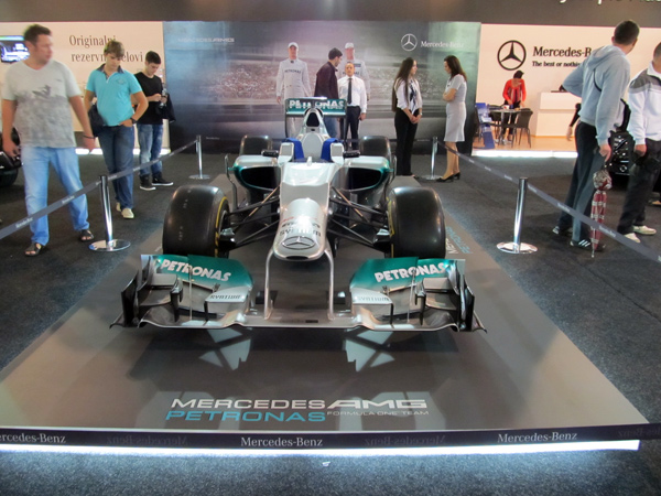 F1 - Za volanom bolida Mercedes AMG Petronas F1 W03