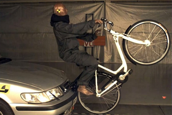 Kako funkcioniše vratni airbag za bicikliste (foto + video)