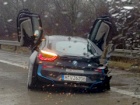 BMW i8 uništen na autoputu tokom test vožnje + FOTO