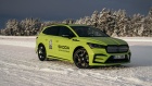 Škoda Enyaq RS iV postavio dva Ginisova rekorda sa 7.351 km drifta na ledu